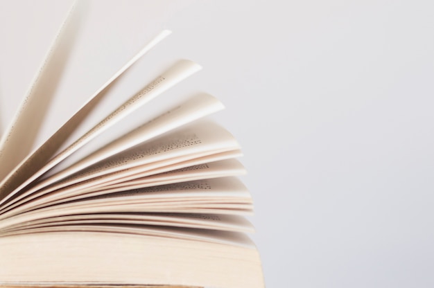 dell笔记本电脑电池显示正在充电但是电量一直不变