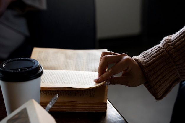 笔记本有些按键不灵敏要用力按才行！如何解决