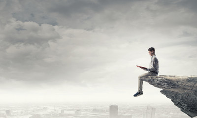 戴尔新游匣7467-1745b能装w7吗