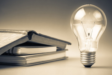 ibm  R50e笔记本电脑2005年的价格是多少？