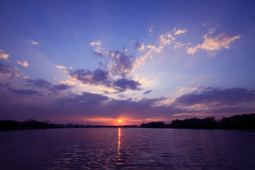 戴尔新游匣7467-1745b能装w7吗